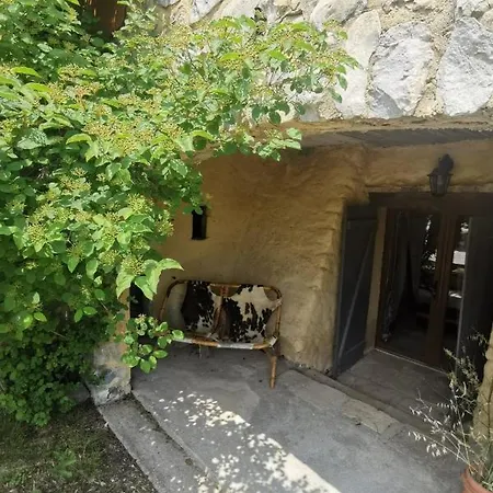 Dans Ancien Mas Renove Avec Piscine Partagee Ouverte De 9h30 A 11h30 Et De 16h30 A 18h30 Bessas
