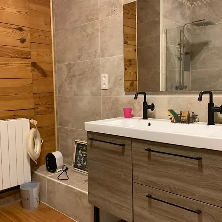 Dans Ancien Mas Renove Avec Piscine Partagee Ouverte De 9h30 A 11h30 Et De 16h30 A 18h30